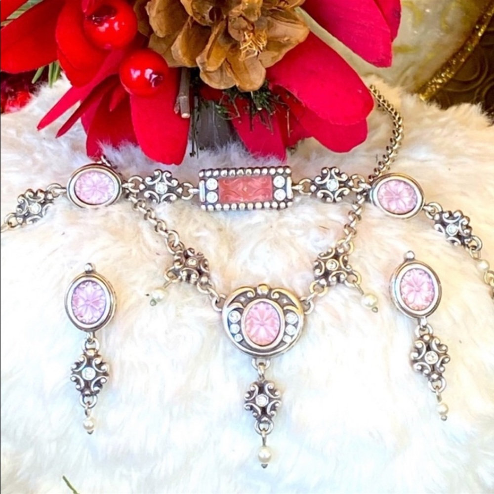 Make an Offer 🛍Come on send me an offer let’s make your Tuesday Treat YOU day🛍 - Picture 2 of 16